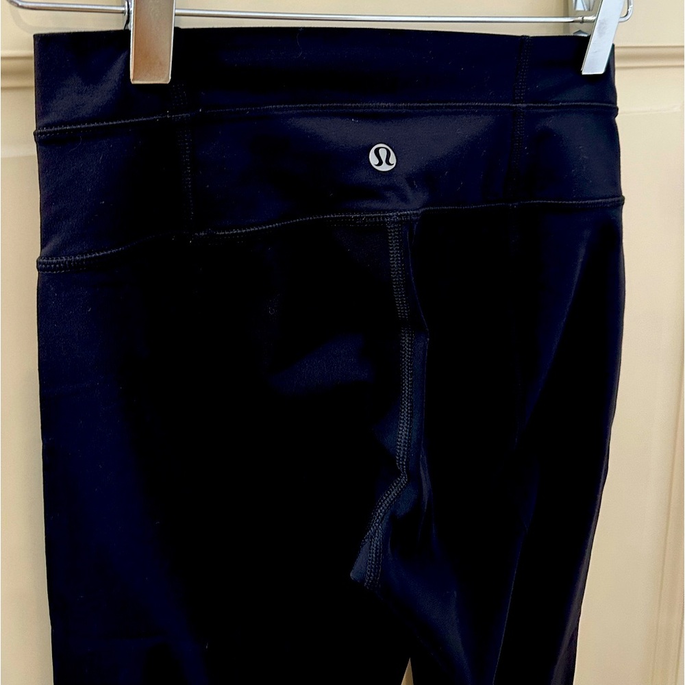 Lululemon invigorate crop black legging size 2 - Picture 12 of 13